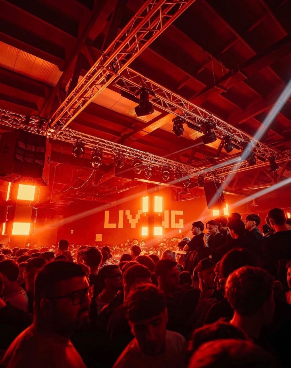 Living Club - Mainstage Blu